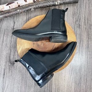 Everlane | Black The New Modern Chelsea Boot in Italian Leather Size 7.5